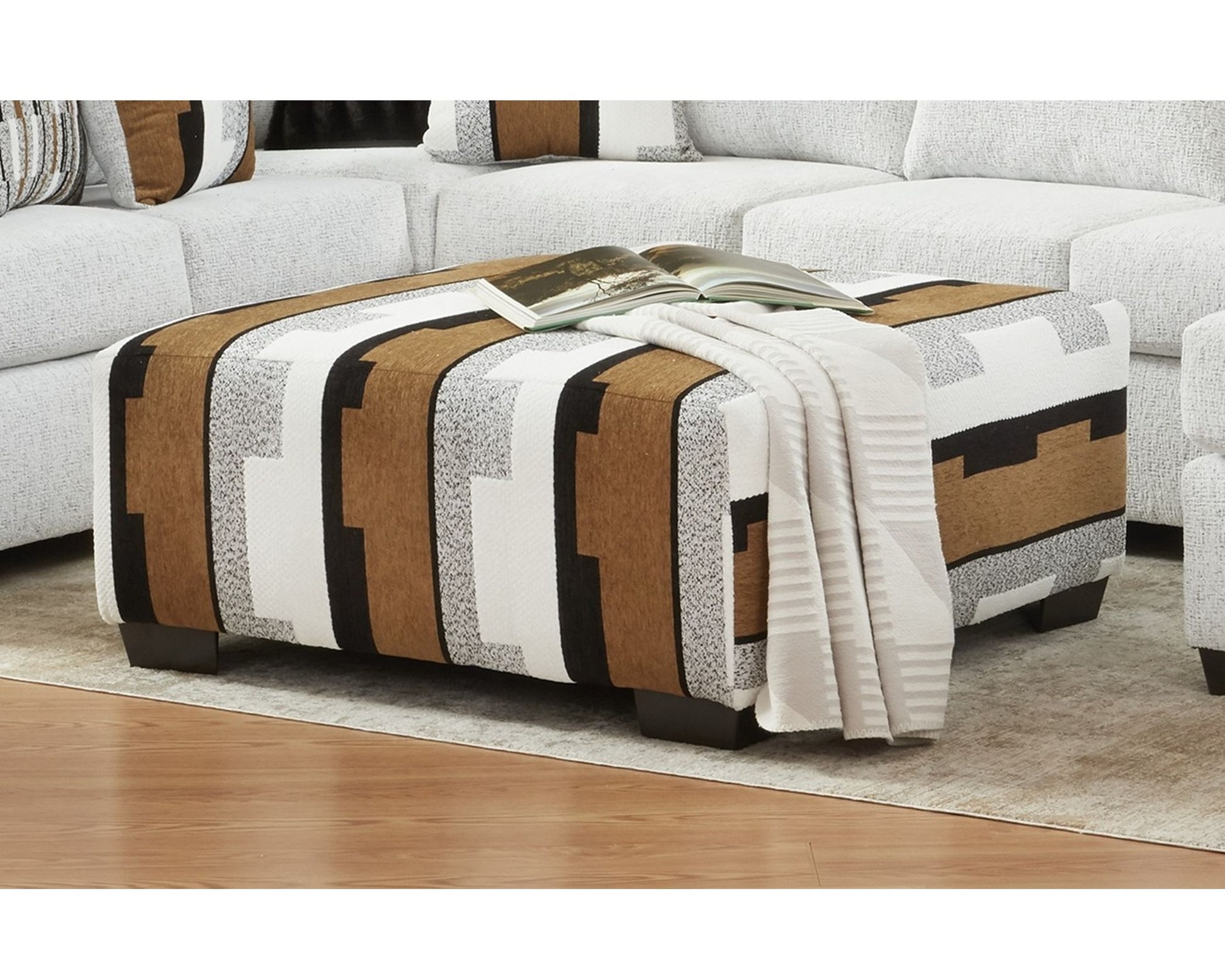 9905 Sphinx Ottoman
